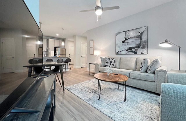 Luxury 2 BR Near Moffitt and USF, Pool Views!