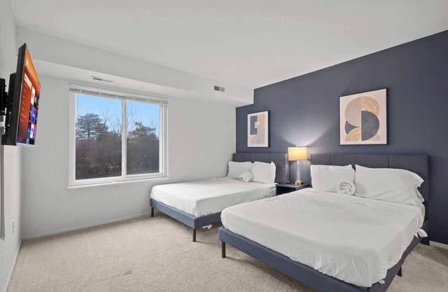 Luxury 2BD | DT Ann Arbor | 3 Beds | Free Parking