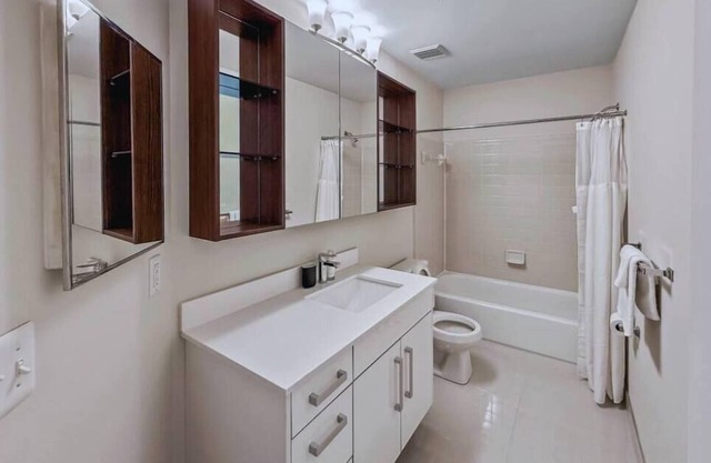 Luxury 2BD | DT Novi | 3 Beds | Free Parking