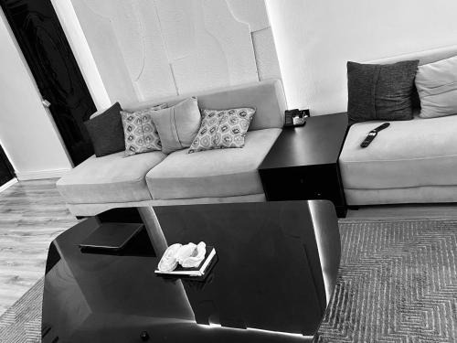 Luxury 2bedroom Apt in lekki,24hrs light, Wifi