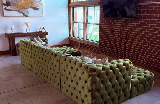 Luxury 2BEDROOM LOFT near Bush Stadium