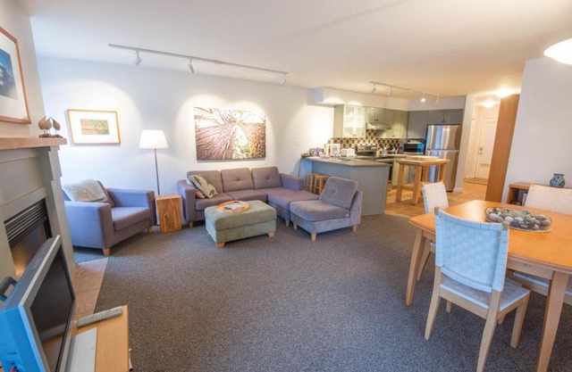 Luxury 2BR Oceanfront Condo by OnlyBC 201