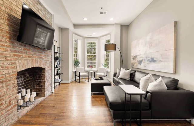 Luxury 2BR & Parking in Heart of DC - Steps to Metro