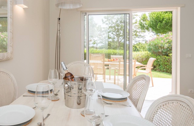 Luxury 3 bed Villa perfect location, stunning views . Pool, fibre , air con