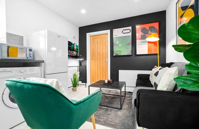 Luxury 3 Bedroom Apartment- Terrace