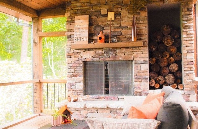 Luxury 3-bedroom cabin in Brevard with Mountain View’s, creek and waterfalls