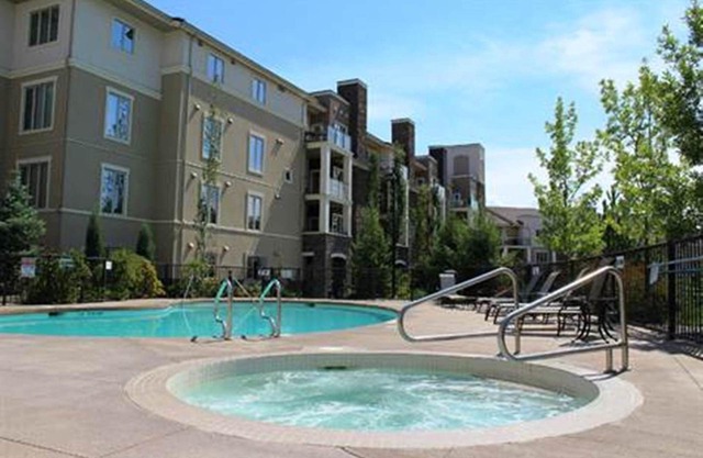 3 Schlafzimmer Luxusapartment auf Okanagan Golf Course - 6 Personen mit Pool und Whirlpool
