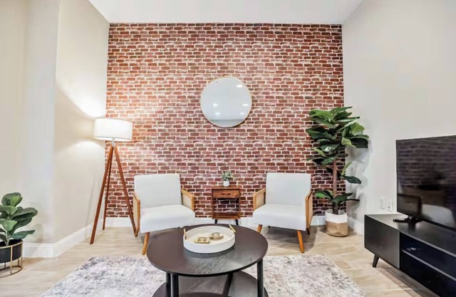 Luxury 3-bedroom in Center City Philadelphia- Walkable & Safe Neighborhood