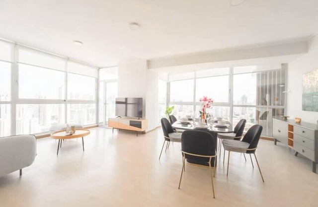 Luxury 3 Bedroom Oceanview apt parkingandbalcony