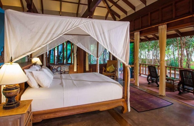 Luxus 3 Schlafzimmer Pool Villa Baan Nai Faan !!