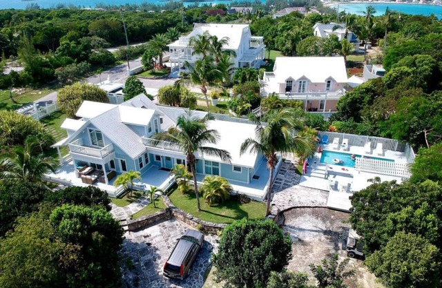Luxuriöses 3BR-Haus mit privatem Pool und kostenlosem Golfwagen für den Strand!