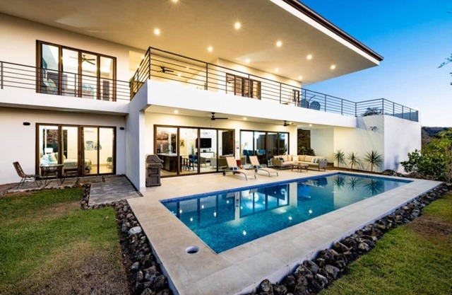 Brand New Luxury 3 bedroom Home, Walking distance to Hermosa Beach