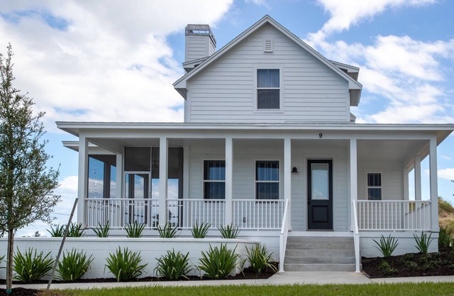 Atemberaubende, brandneue 3-Schlafzimmer / 2. 5-Bath Cottage am Lake Alfred!