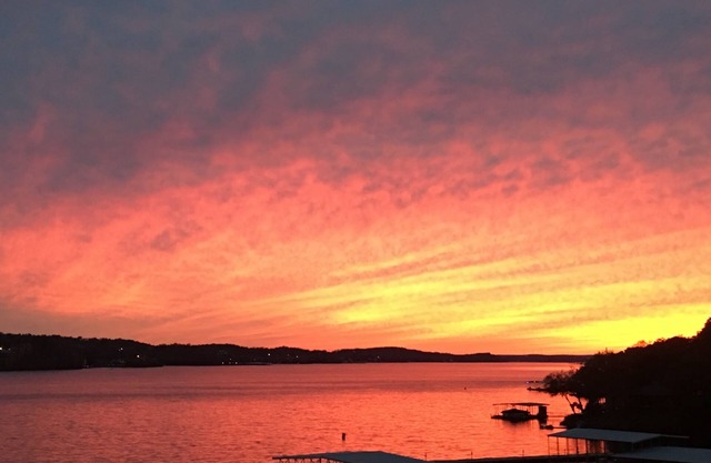 Luxus 3BR, am See / Ground Level Eigentumswohnung, Atemberaubend Hauptkanal Ansicht, Wireless-LAN