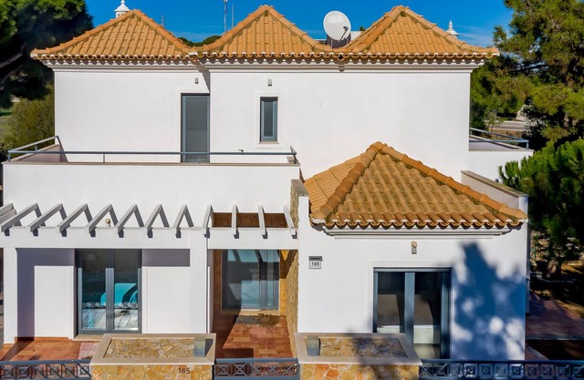 Luxuriöse 4-Bett- und 4-Bad-Villa mit privatem Pool, 600 m vom Strand entfernt - 41652 / AL