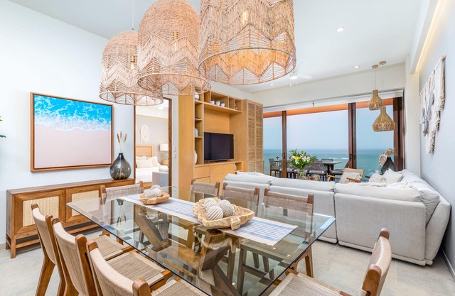 Luxury 4 bed/4 bath Beach Front Condo with Pool - Bucerias
