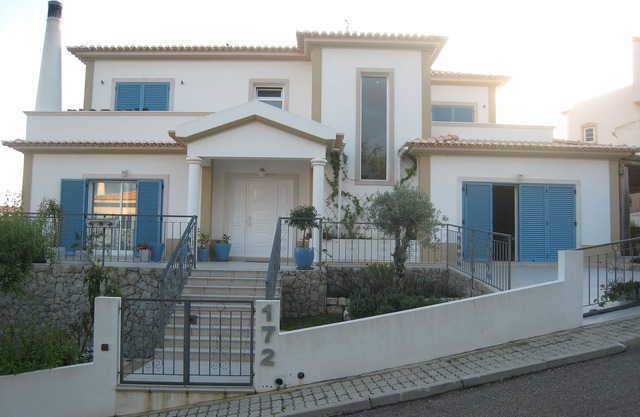 LUXUSVILLA MIT 4 BETTEN UND PRIVATEM POOL IN DER NÄHE VON STRAND UND GOLF F