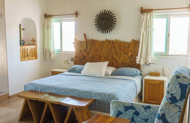 Luxury 4-bedroom house with Private Pool, WiFi, AC in Barra de Navidad, Jalisco