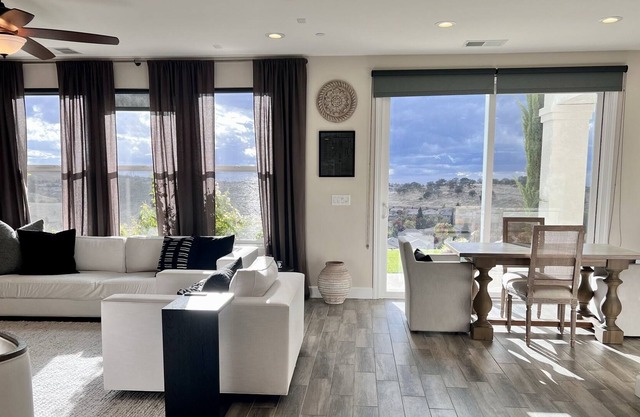Luxury 4 bedroom home with view