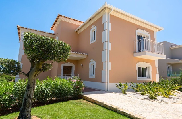 Luxury 4 Bedroom Detached Villa on Boavista Golf Resort, Lagos