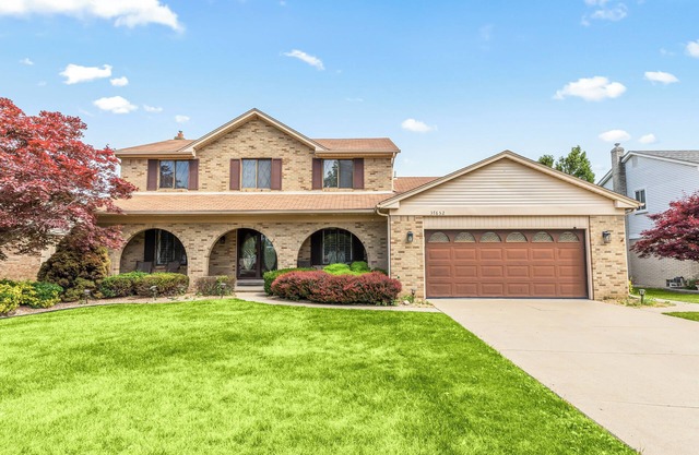 Luxury 4-BR Retreat: Spacious & Elegance!