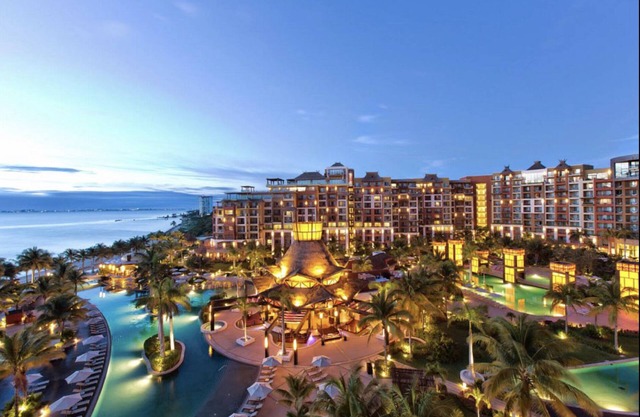 Luxury 4 Diamond All-Incl Beach Resort & Spa 1 BR Sleeps 4
