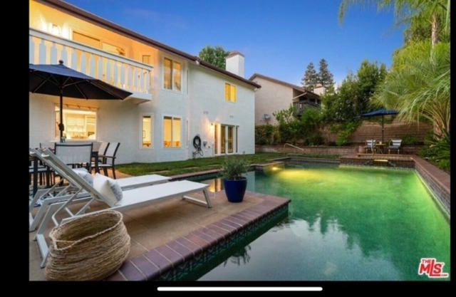 Luxury 4bd 3bath home, new and modern interiors, full-size swimming pool and spa