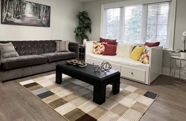 Luxury 4BR Bungalow Self Checkin - Bluffs