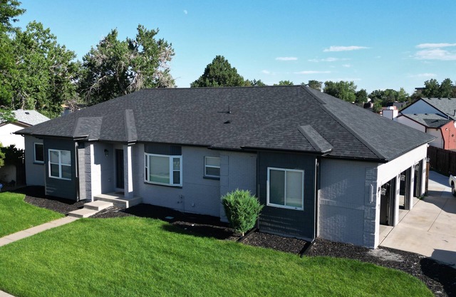 Beautiful Home w/jetted tub, fire pit, pool table, and bar etc.
