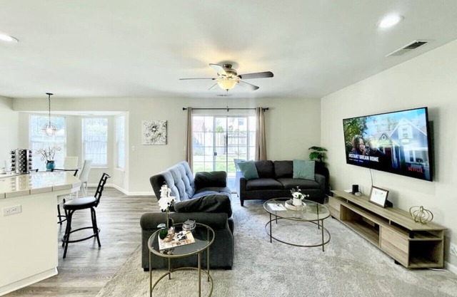 Luxury 4BR Family Home w/ King Suite + Game Room