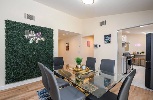 Luxury 4BR Mins to Disney + Insta Wall & Arcade!