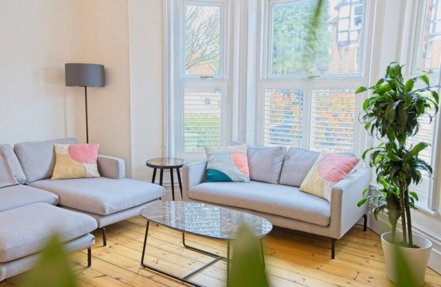 Luxury 5-Bed Family Home | Private 2-Car Parking