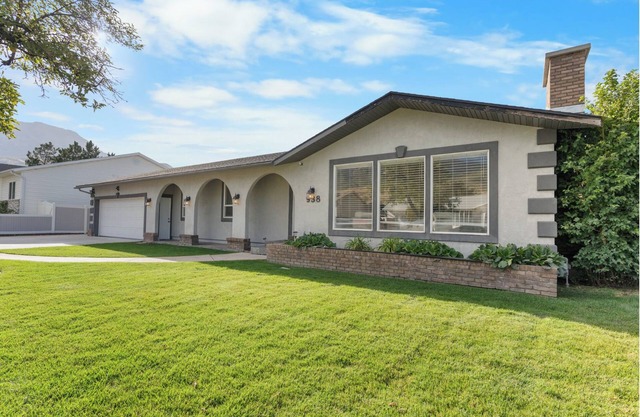 Luxury 5-bedroom home in beautiful Orem with AC, WiFi, high end work & fun space