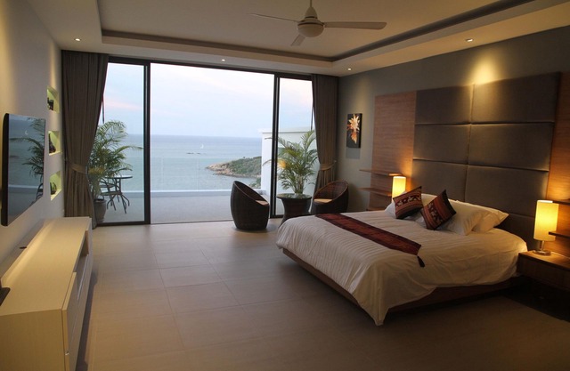 Luxus Villa mit 5 Schlafzimmern mit Infinity Pool