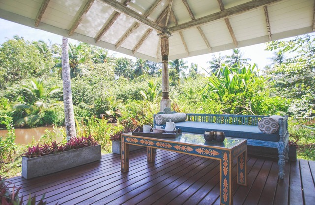 Luxuriöse 5-Sterne-Villa in der Nähe des Sees mit Infinity-Außenpool - SIEHE BILDER