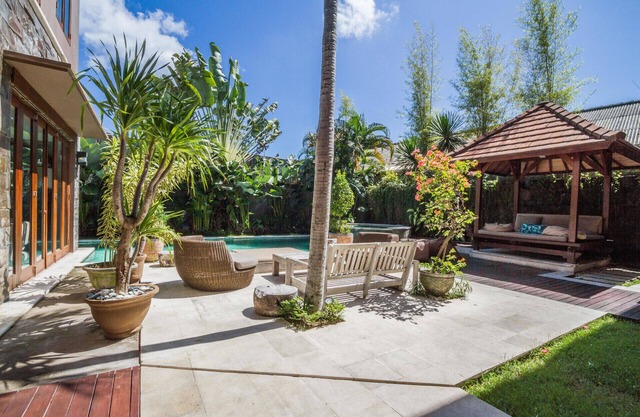 Luxury 5BR Family Villa Near Seminyak, Bali Villa 1167