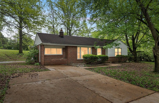 Luxury 6-Bedroom House in Saint Louis