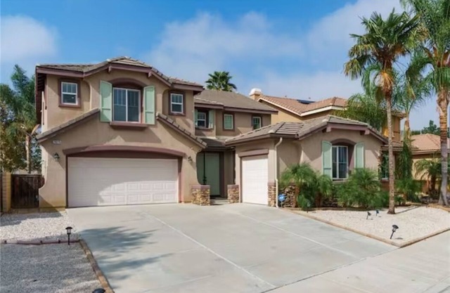 Luxury 6-Bedroom Oasis w 3-Car Garage, Spacious Yard close to Everything