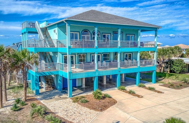 Luxury 6 Bedroom Gulf View House w/ Private Pool, Firepit and more!