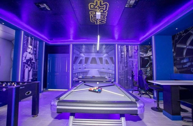 Luxury 6BD Home with Game Room, Cinema & Pool