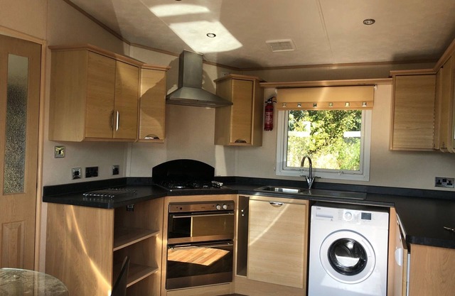 LUJOSA Y NUEVA CARAVANA PARA ALQUILER EN SOUTHVIEW, SKEGNESS