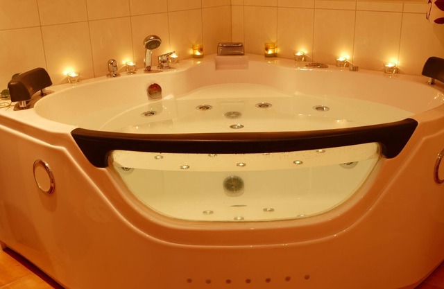 Luxus-Wohnung mit eigenem Whirlpool & Kamin
