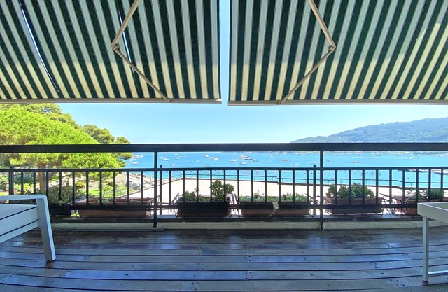 Luxus-Wohnung 20m vom Meer, Balkon, Meerblick WLAN in der Nähe von Cinque Terre