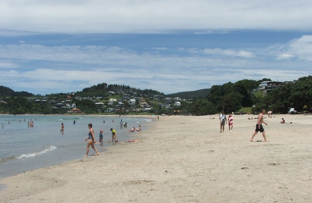 Luxury Apartment at Lang's Beach Scenic Resort with a full range of amenities.