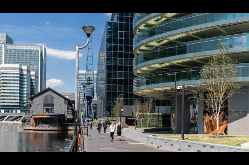 Luxury apartment - canary wharf - city of London - Sleeps 4