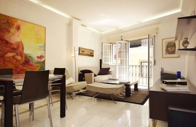 Luxury apartment in Chiado, the most vibrant Lisbon neighbourhood - Free parking