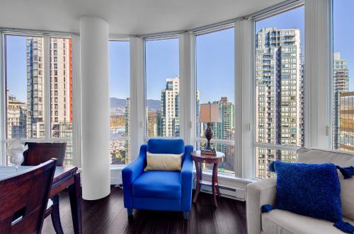Luxury Apartment In The Heart Of Downtown - Gorgeous Views!