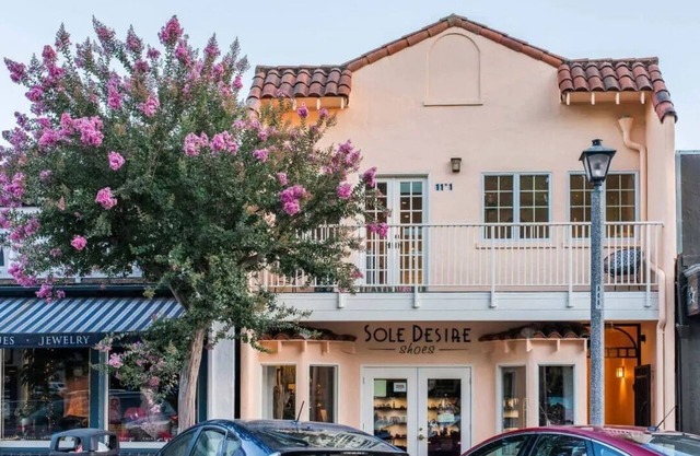 Luxury Apartment on the Sonoma Plaza