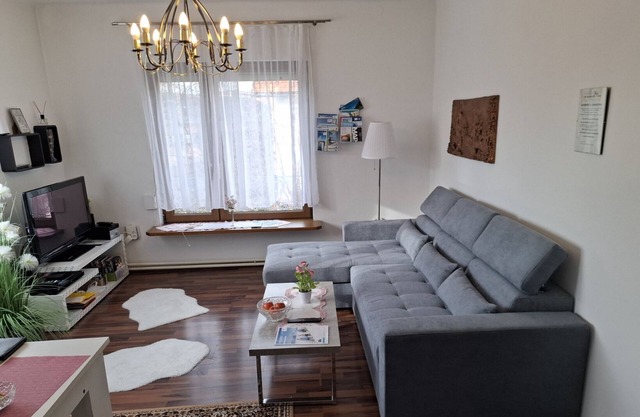 GROSES APPARTEMENT Ruhige Lage, 10Min. ins Zentrum. Nahe Seen + Schigebiete.