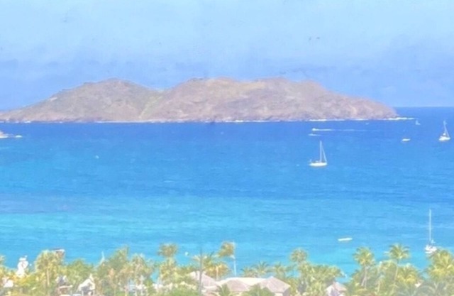 Luxury apartment stunning views /5 minutes from Saint Jean Beach/ swimming pool